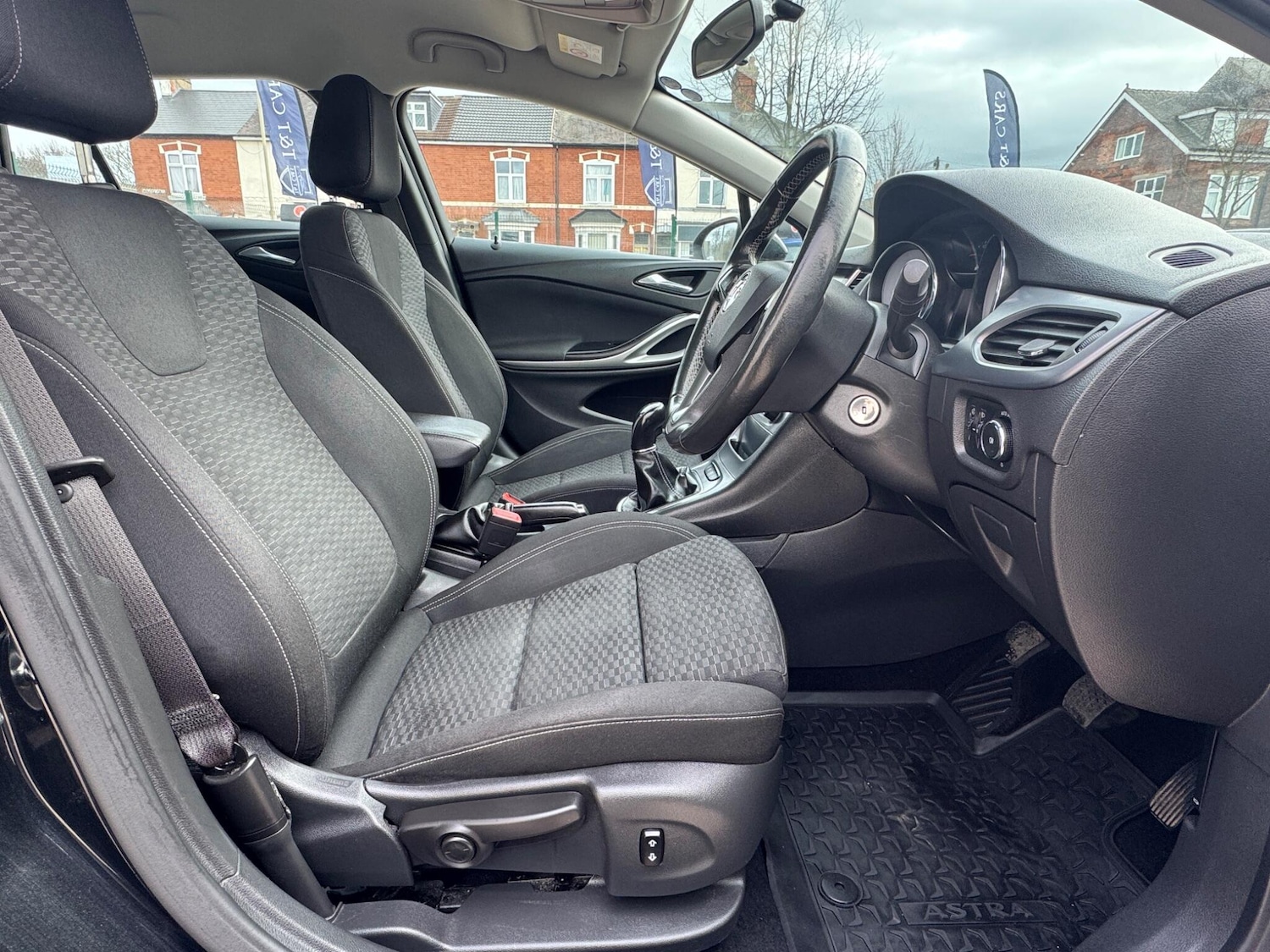 Used Vauxhall Astra 2017 for sale - 77898379: Photo 25