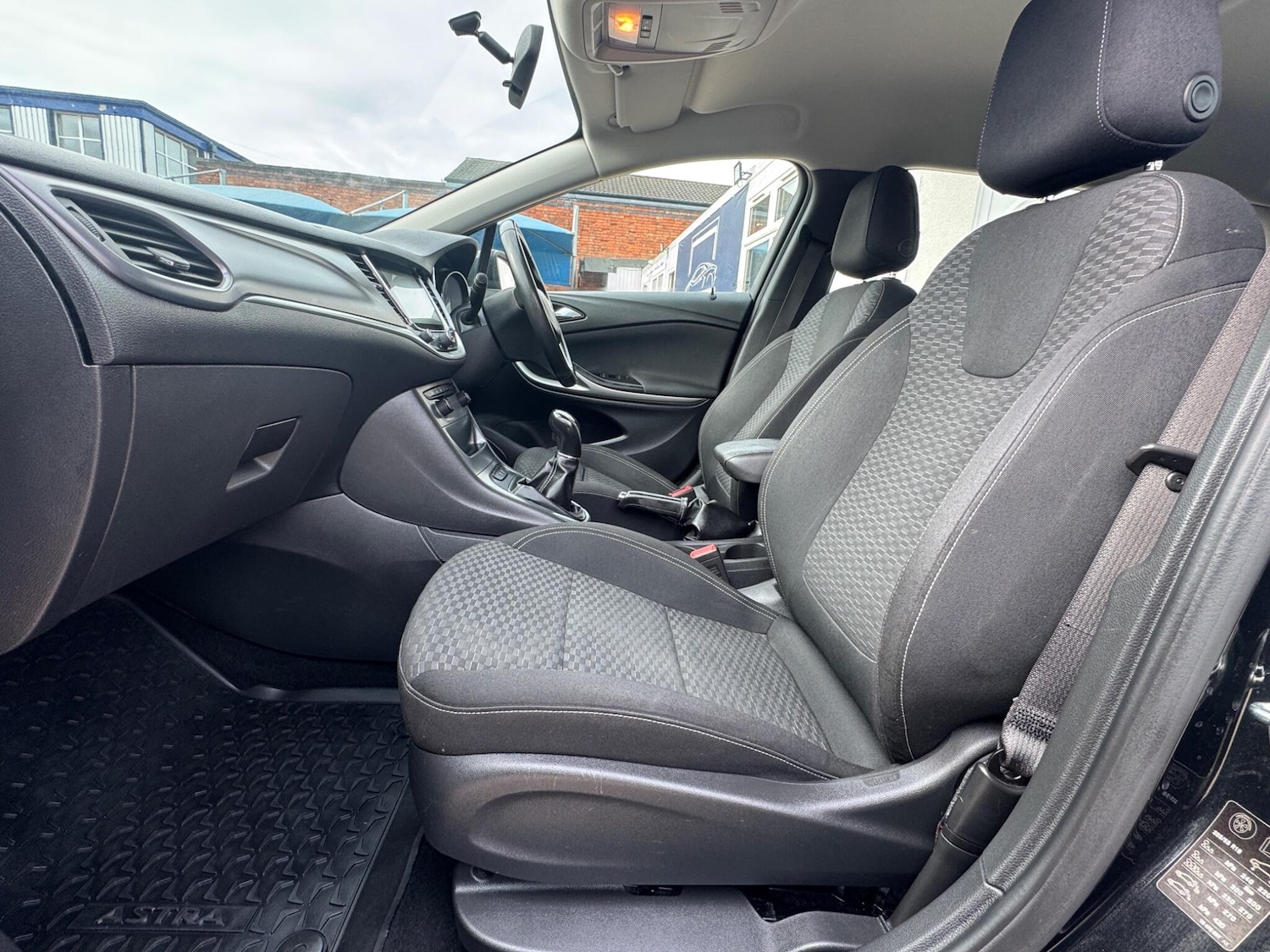 Used Vauxhall Astra 2017 for sale - 77898379: Photo 32