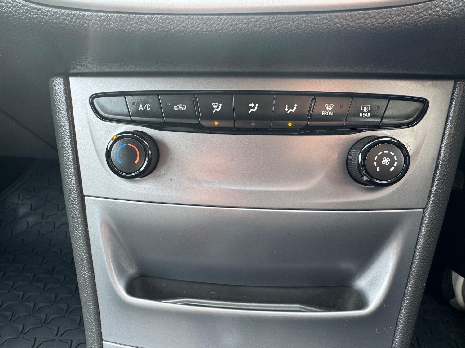 Used Vauxhall Astra 2017 for sale - 77898379: Photo 41