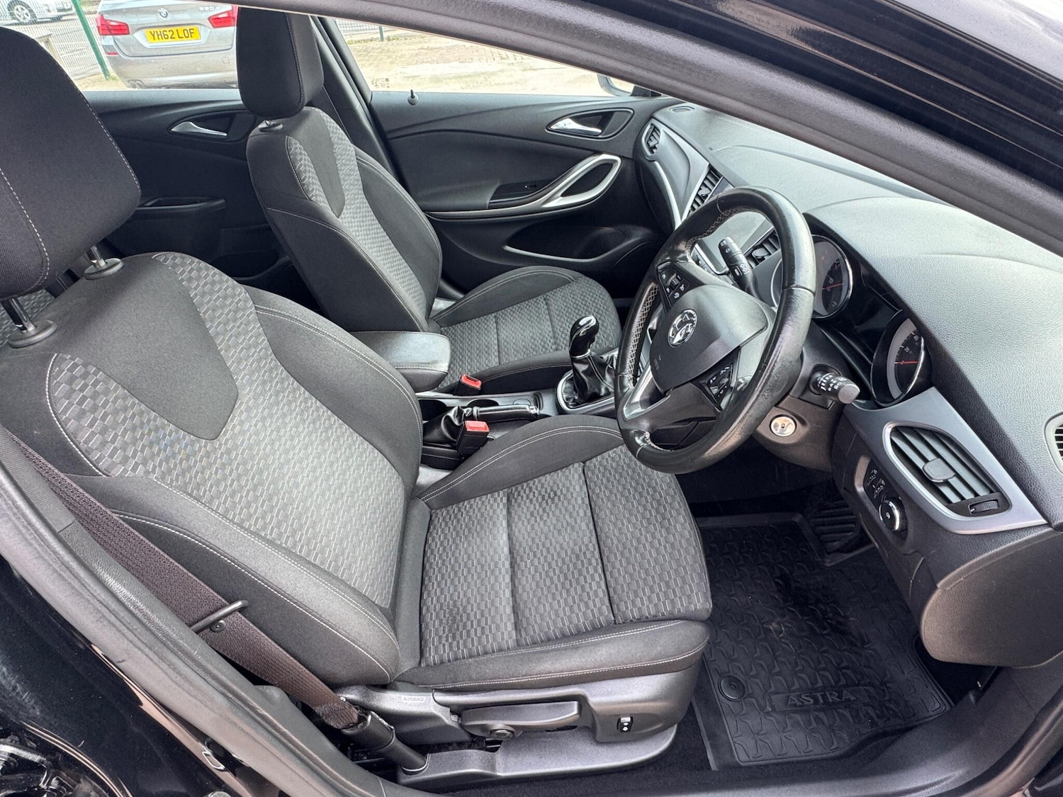 Used Vauxhall Astra 2017 for sale - 77898379: Photo 5