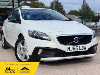 Used Volvo V40 2015 for sale - 79766551: Photo