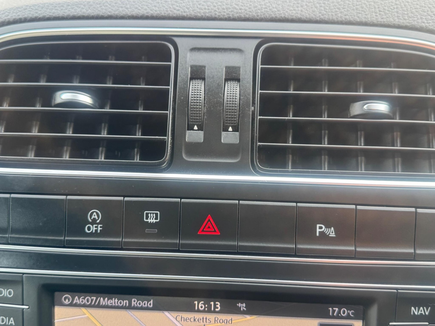 Used Volkswagen Polo 2014 for sale - 77970544: Photo 44