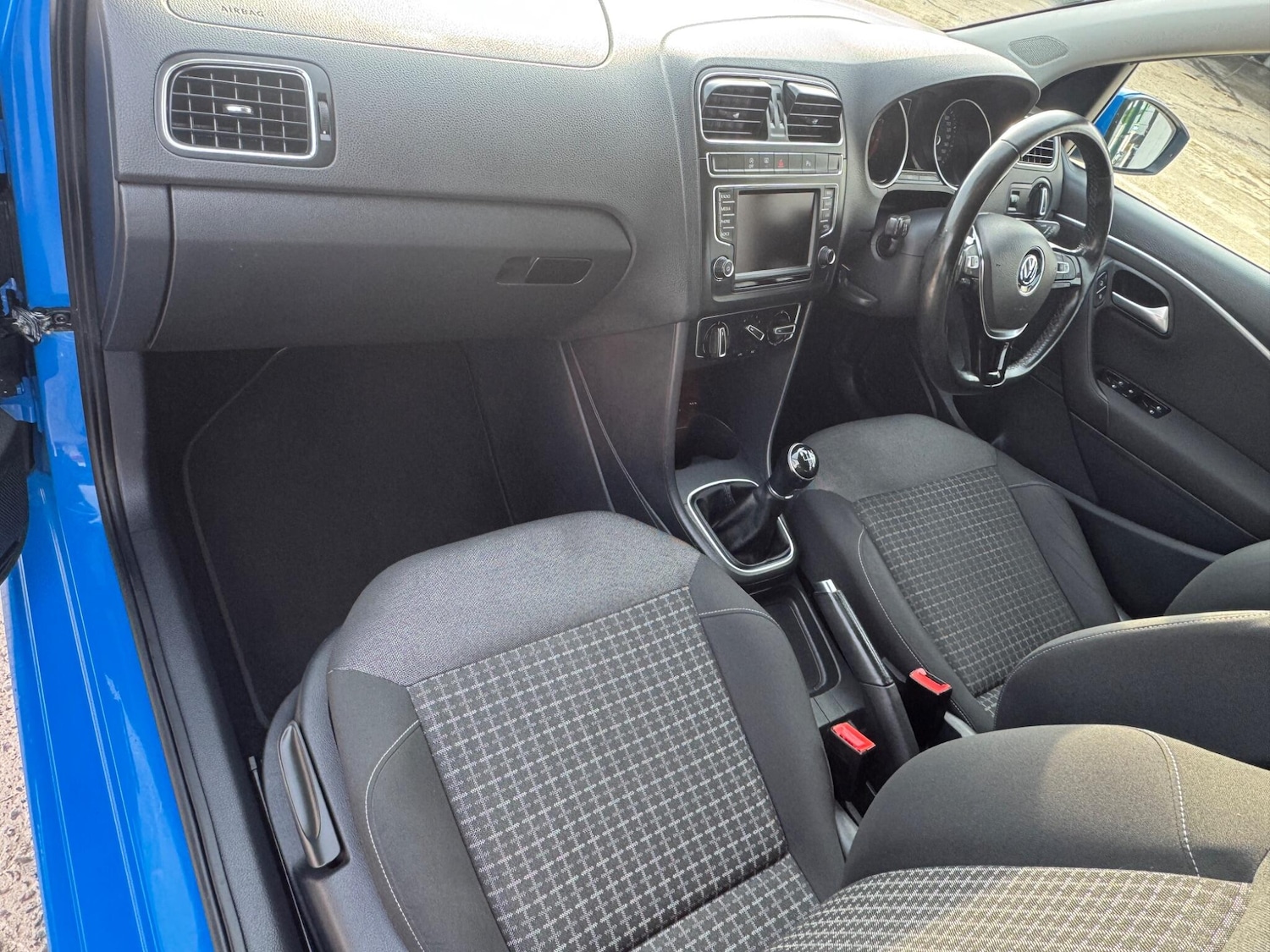 Used Volkswagen Polo 2014 for sale - 77970544: Photo 6