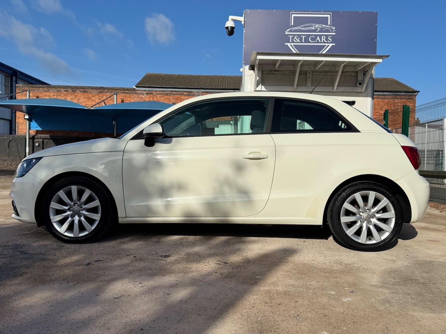 Used Audi A1 2011 for sale - 76512292: Photo 16