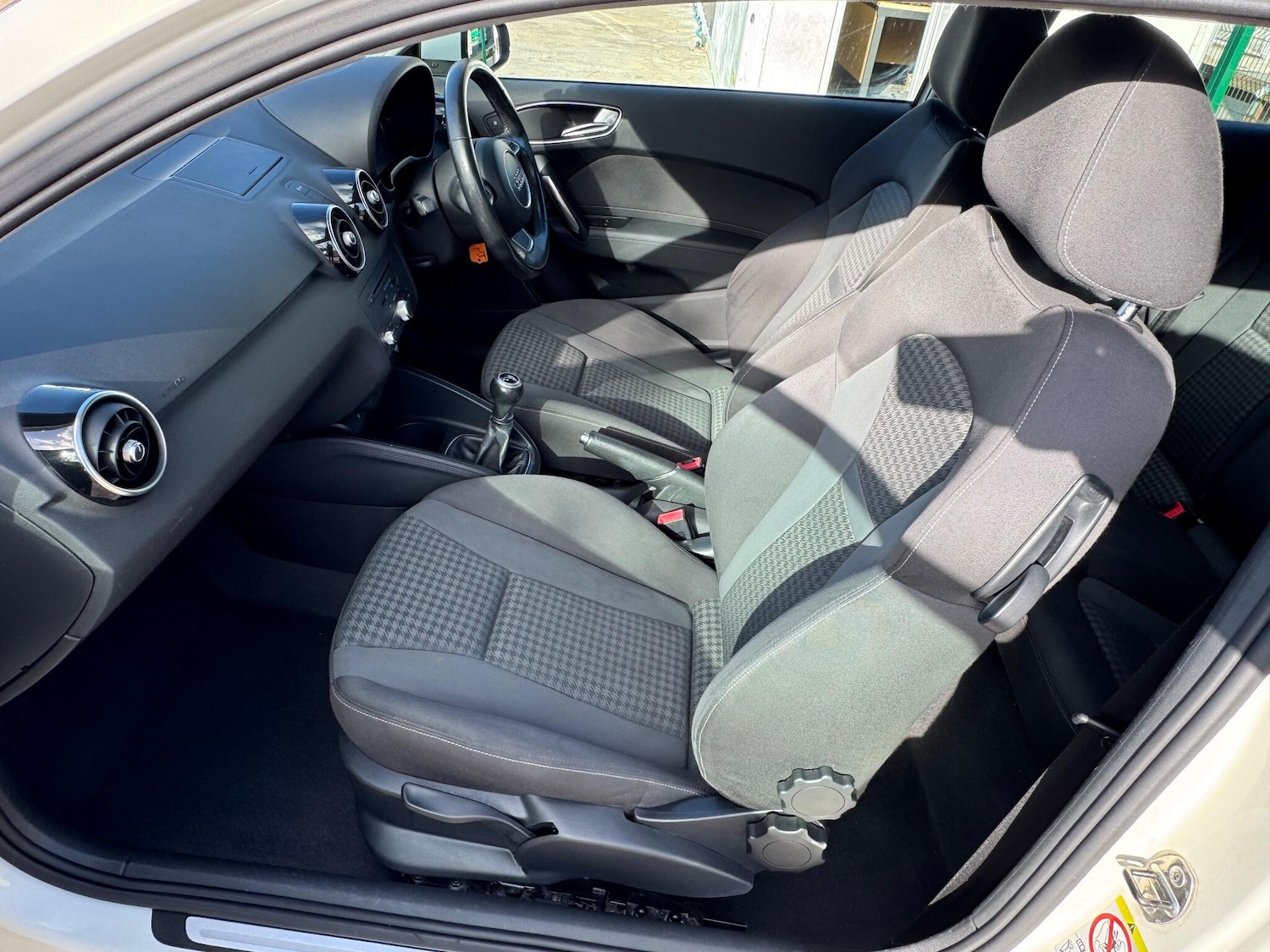 Used Audi A1 2011 for sale - 76512292: Photo 32