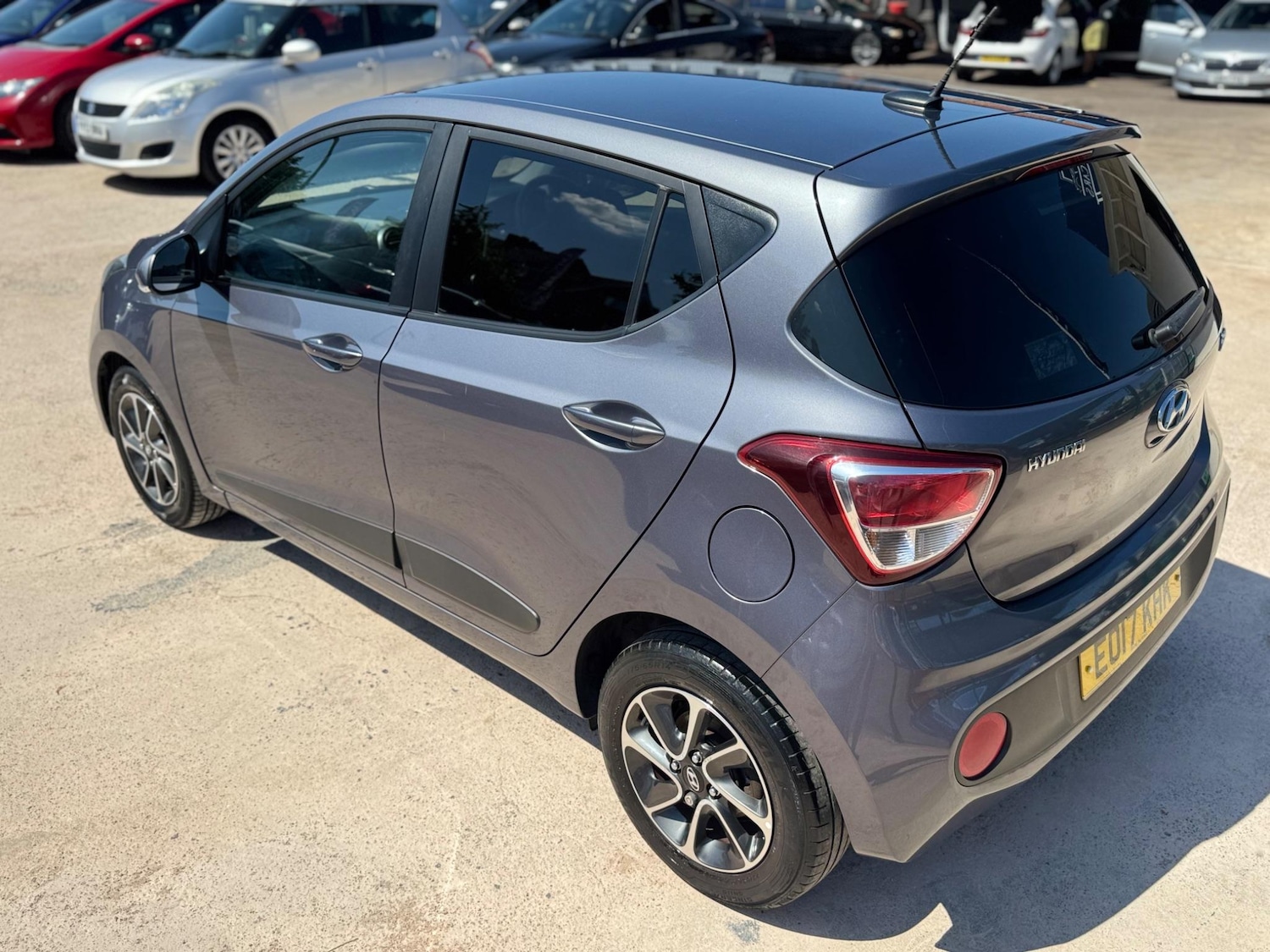 Used Hyundai i10 2017 for sale - 76987618: Photo 13