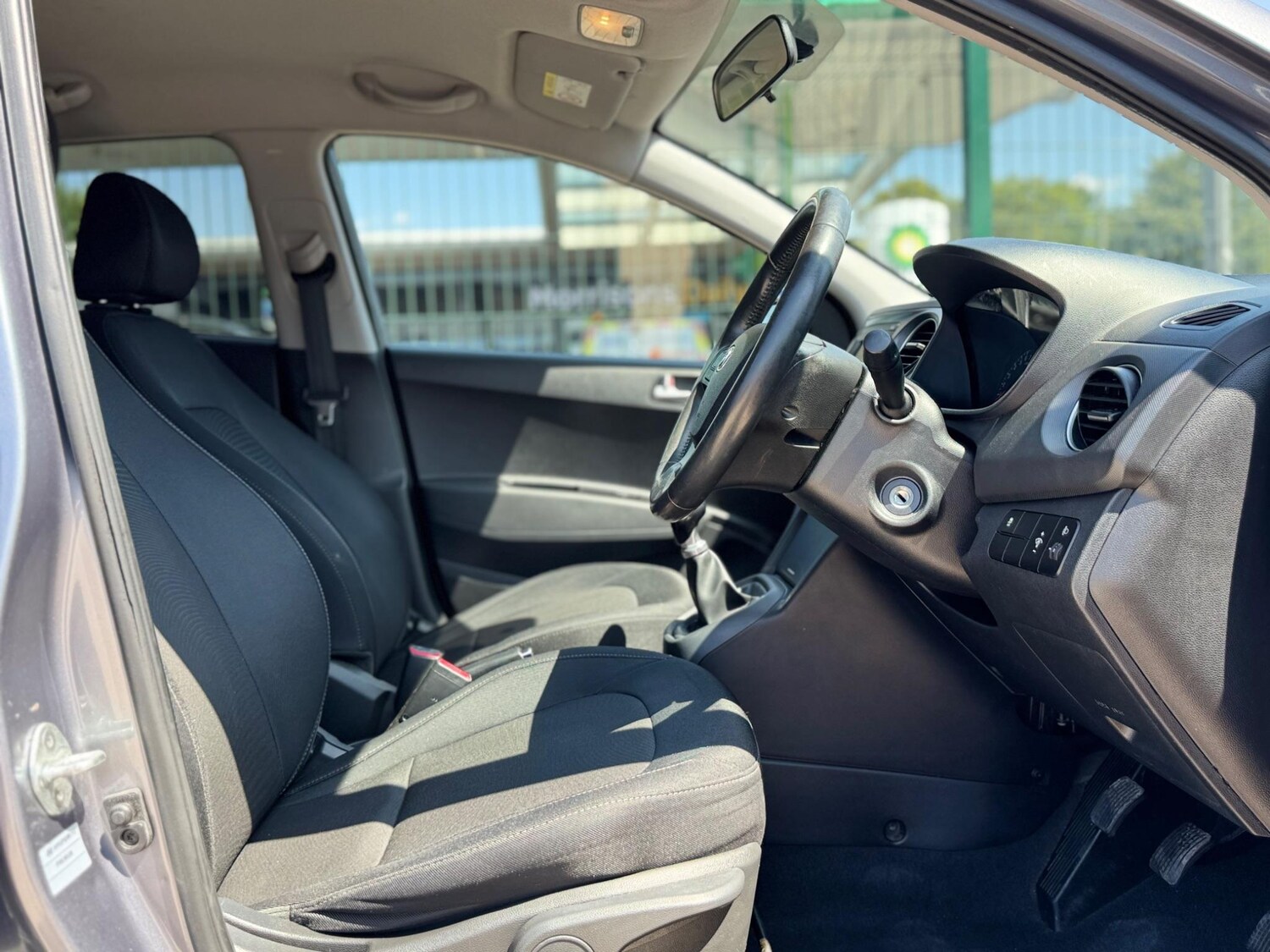 Used Hyundai i10 2017 for sale - 76987618: Photo 35