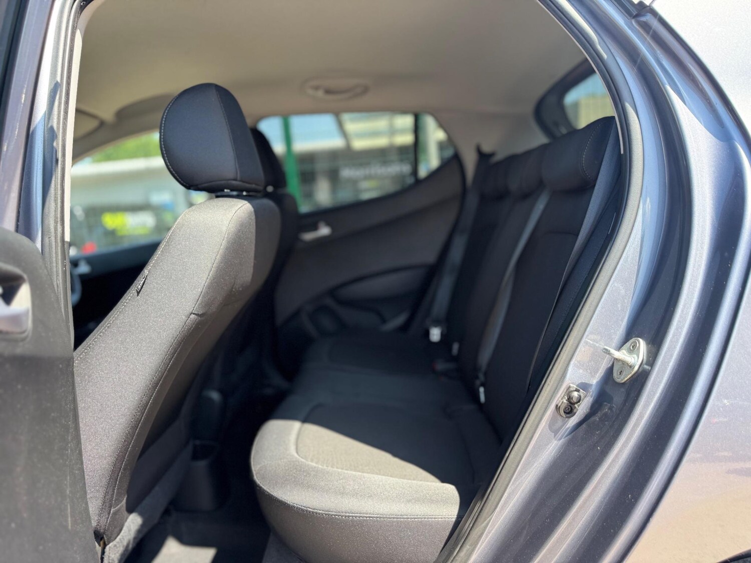 Used Hyundai i10 2017 for sale - 76987618: Photo 37