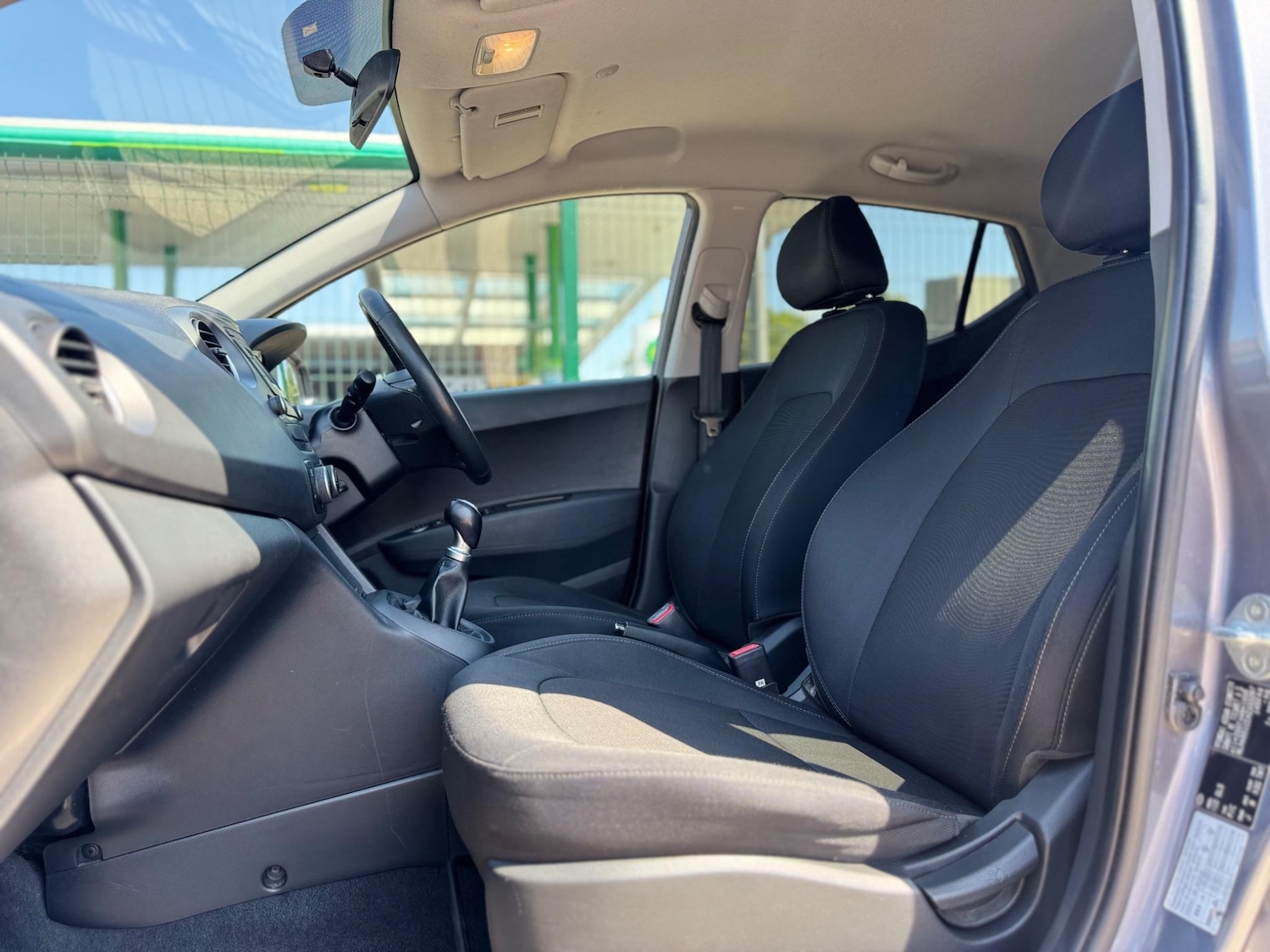 Used Hyundai i10 2017 for sale - 76987618: Photo 39