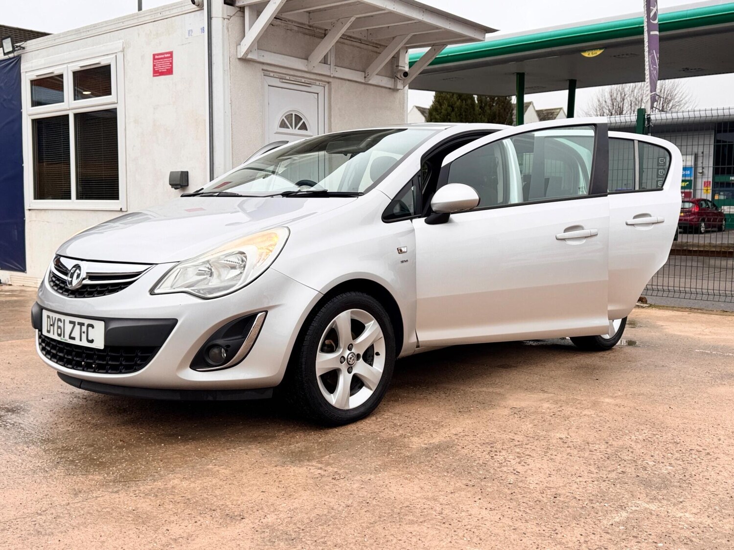 Used Vauxhall Corsa 2011 for sale - 77400852: Photo 19