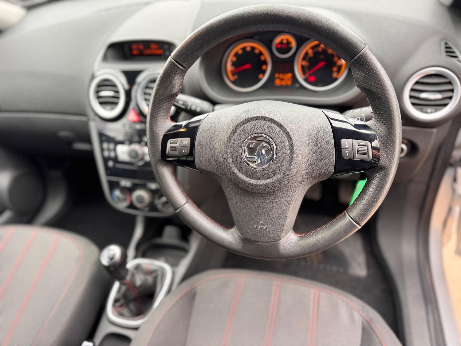 Used Vauxhall Corsa 2011 for sale - 77400852: Photo 3