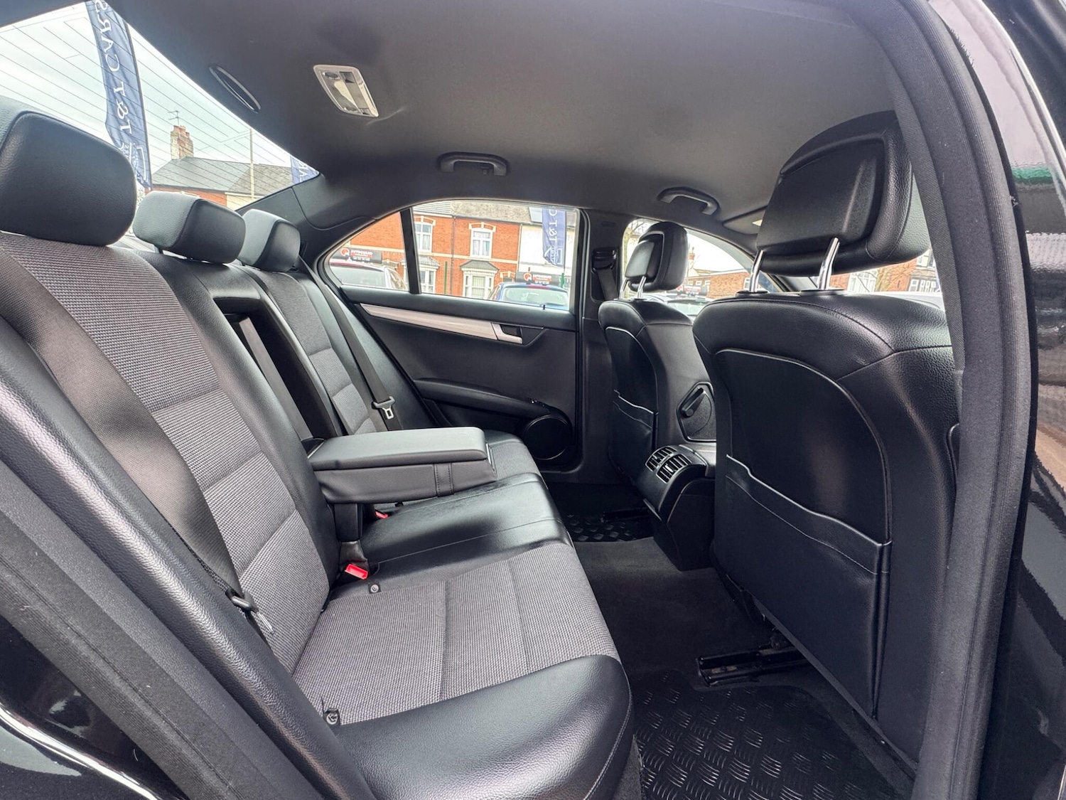 Used Mercedes-Benz C Class 2012 for sale - 77994143: Photo 28