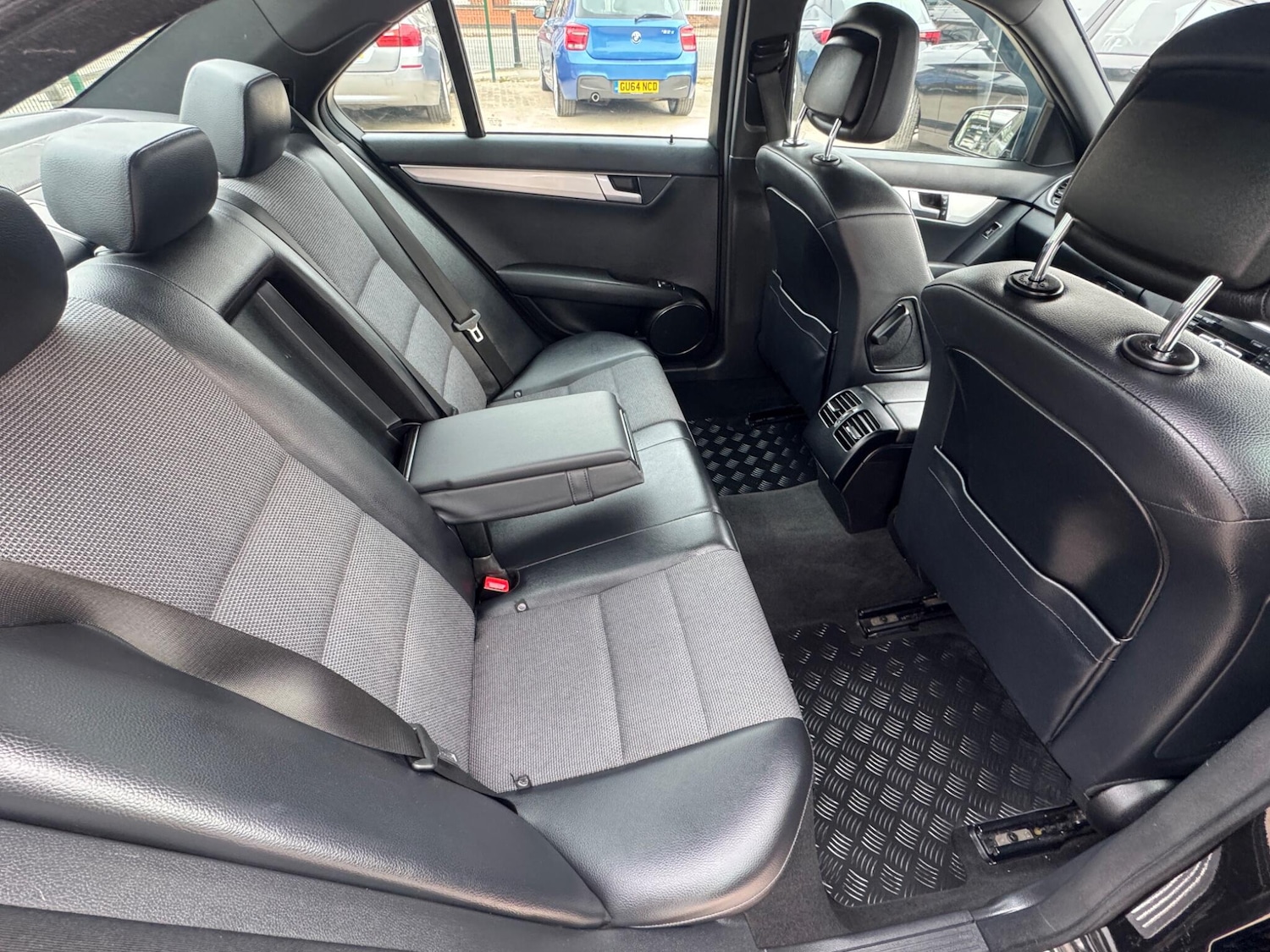 Used Mercedes-Benz C Class 2012 for sale - 77994143: Photo 29