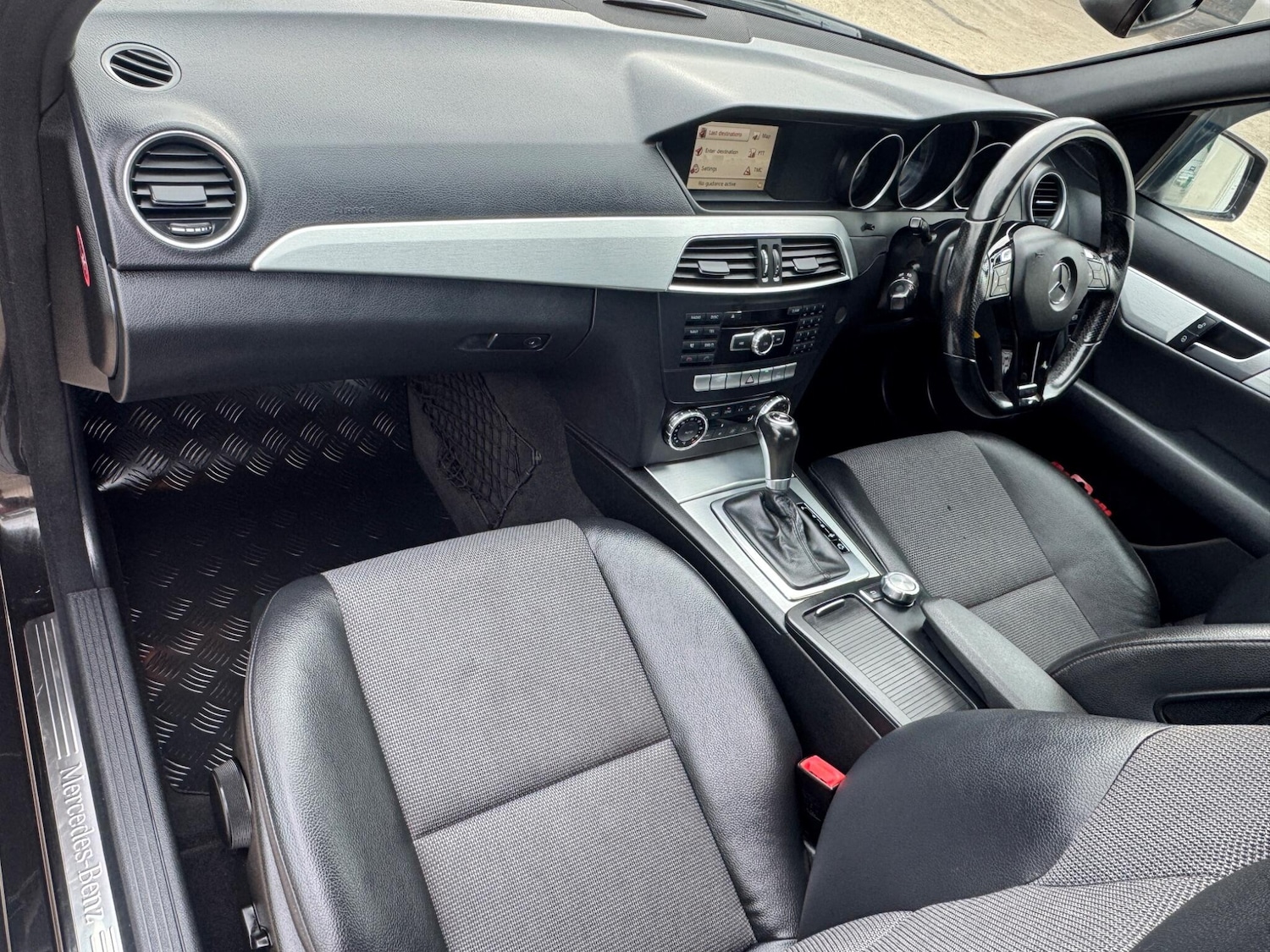 Used Mercedes-Benz C Class 2012 for sale - 77994143: Photo 30