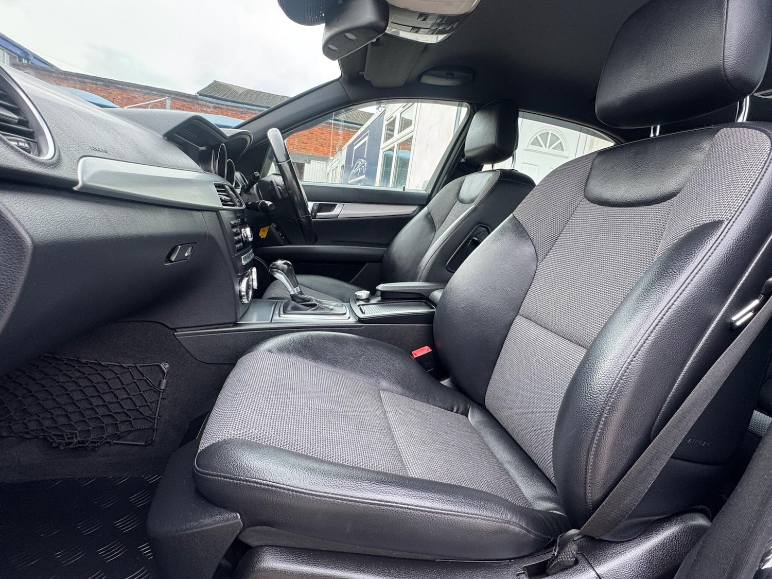 Used Mercedes-Benz C Class 2012 for sale - 77994143: Photo 34