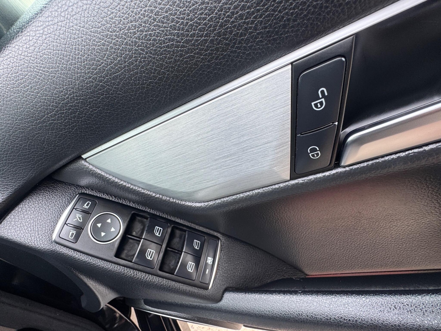 Used Mercedes-Benz C Class 2012 for sale - 77994143: Photo 36