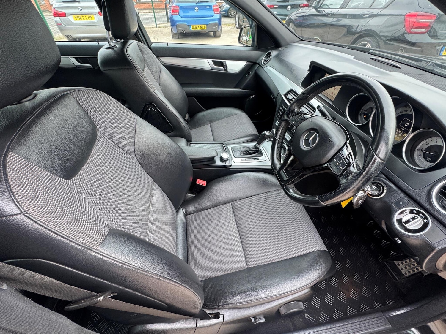 Used Mercedes-Benz C Class 2012 for sale - 77994143: Photo 5