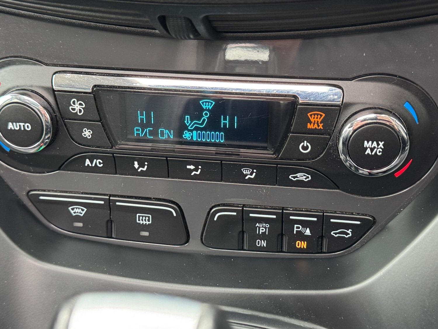 Used Ford Kuga 2013 for sale - 77783673: Photo 40