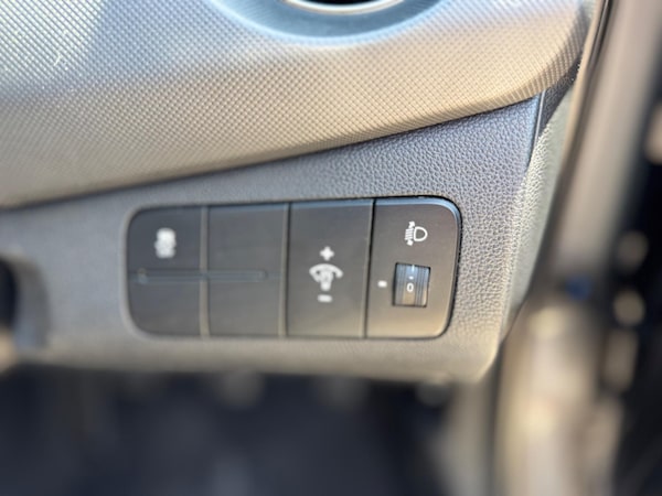 Used Hyundai i10 2017 for sale - 75224482: Photo 30