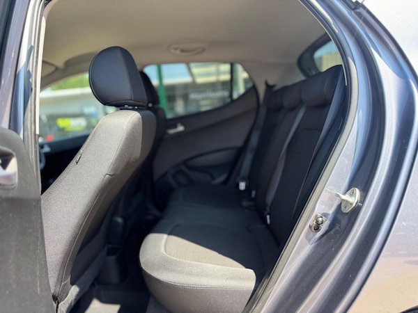 Used Hyundai i10 2017 for sale - 75224482: Photo 37