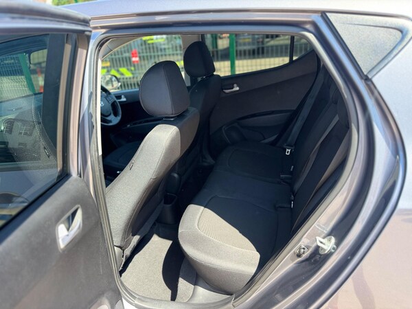 Used Hyundai i10 2017 for sale - 75224482: Photo 38