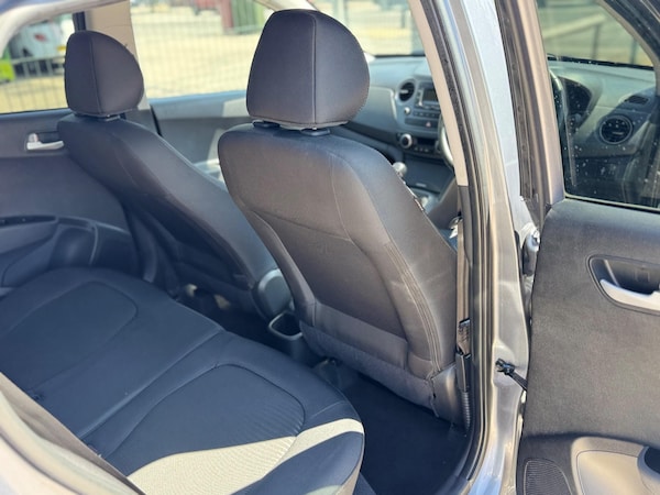 Used Hyundai i10 2017 for sale - 75224482: Photo 6