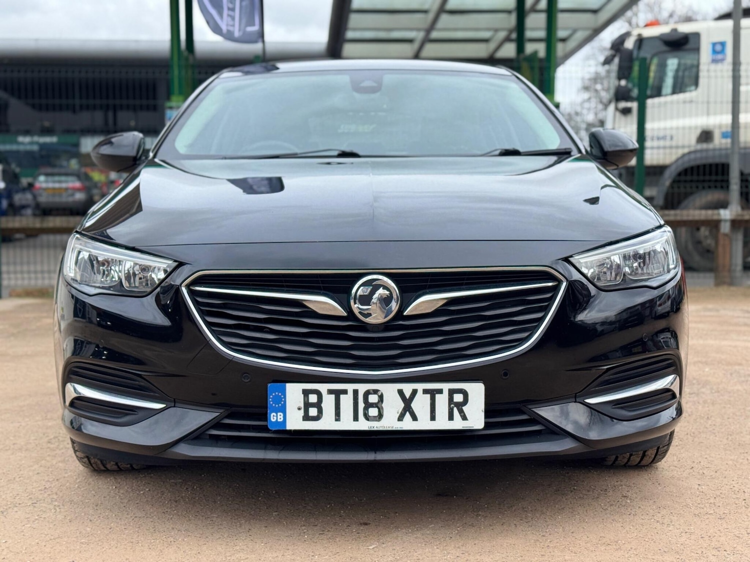 Used Vauxhall Insignia 2018 for sale - 77597769: Photo 2