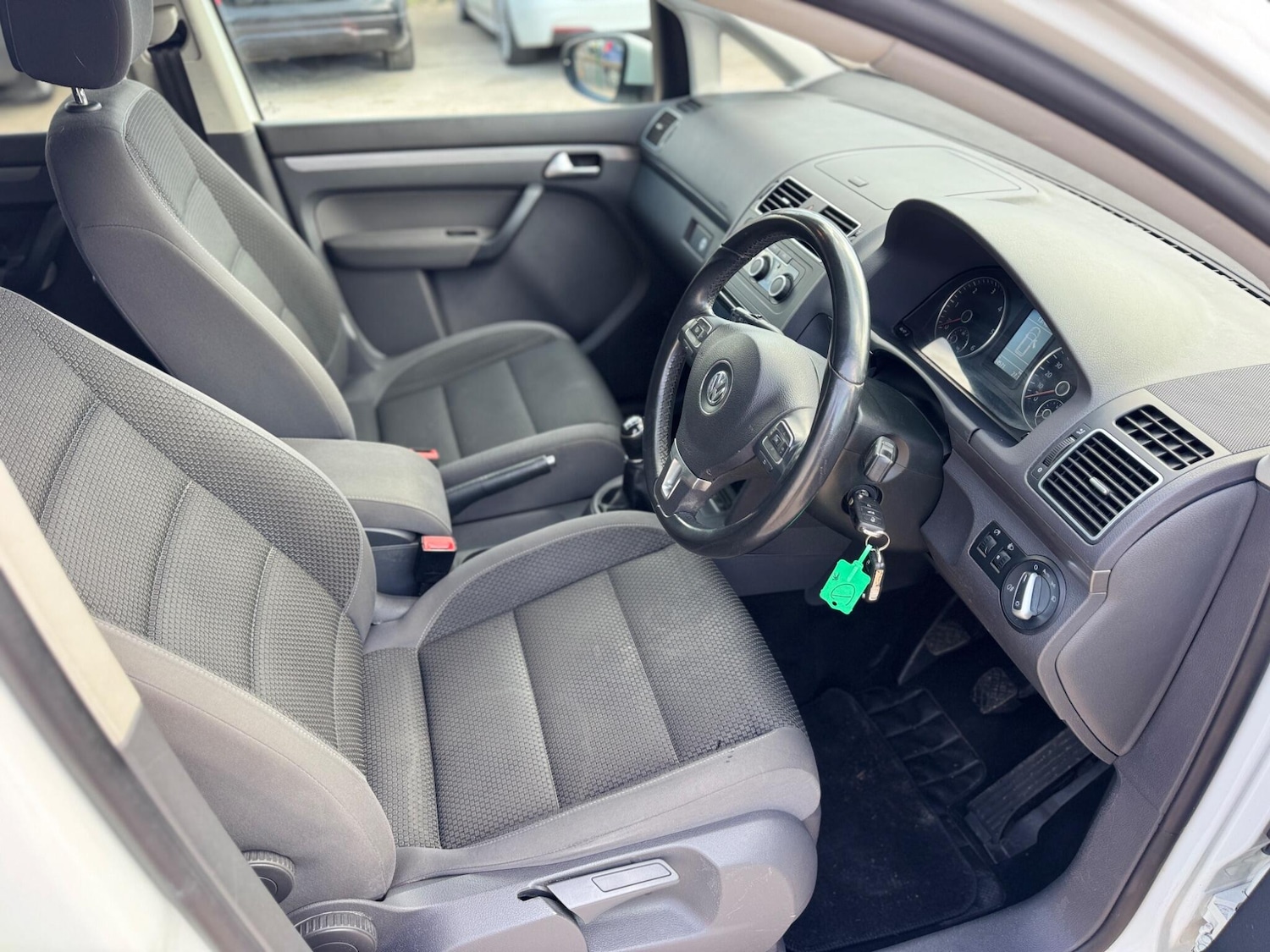 Used Volkswagen Touran for sale - 78141555: Photo 24