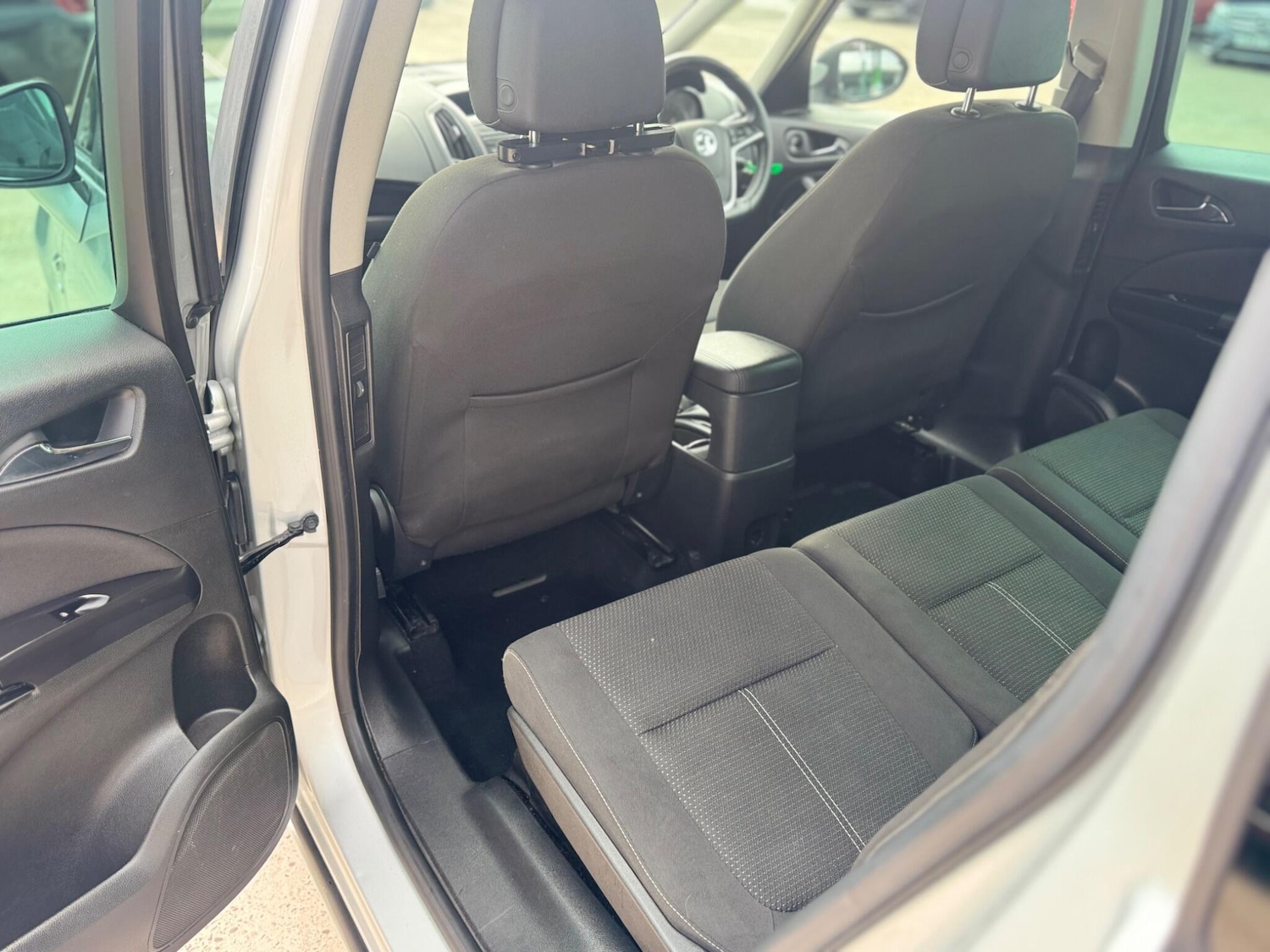 Used Vauxhall Zafira 2013 for sale - 76702414: Photo 38