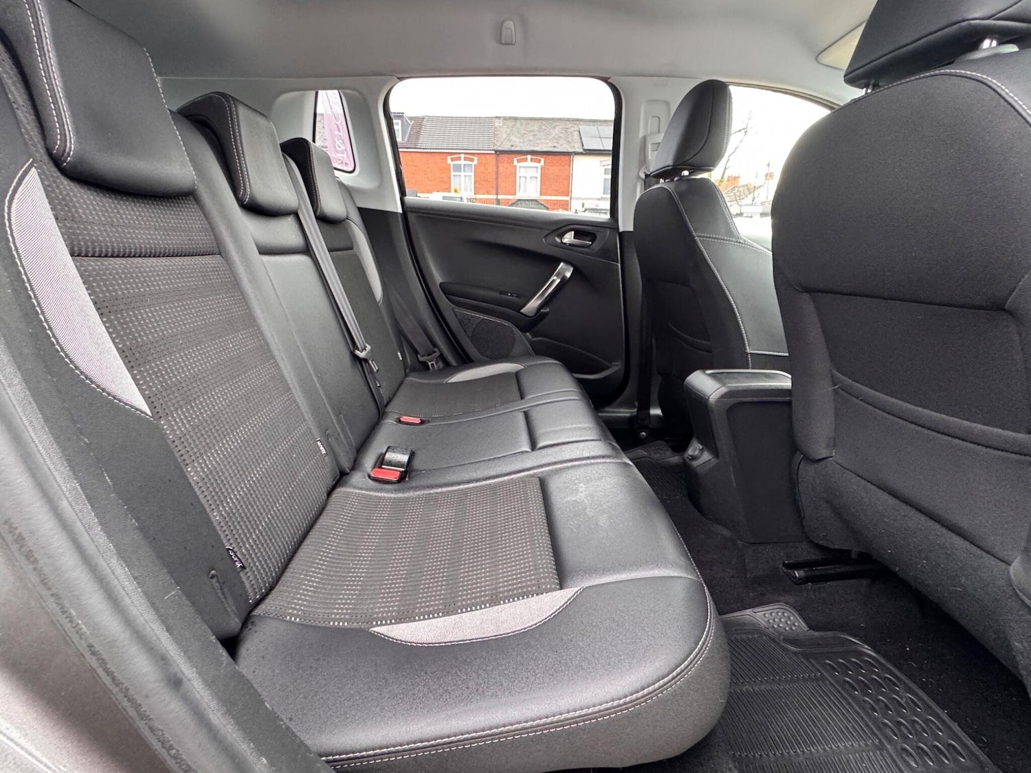 Used Peugeot 2008 2017 for sale - 77253604: Photo 30