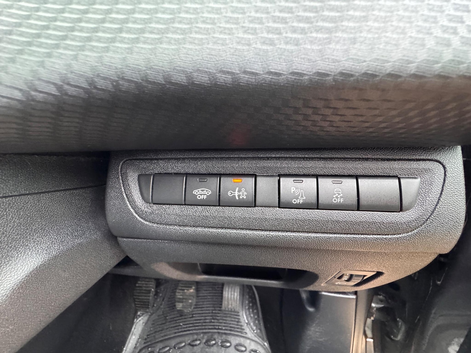 Used Peugeot 2008 2017 for sale - 77253604: Photo 38