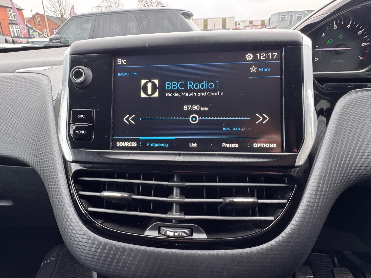 Used Peugeot 2008 2017 for sale - 77253604: Photo 8