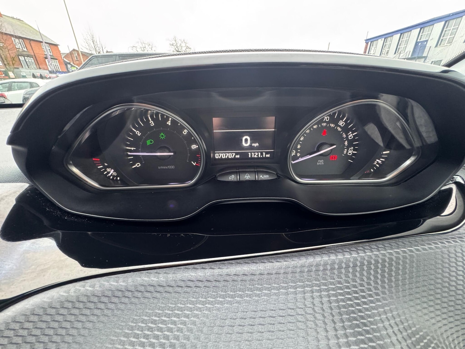 Used Peugeot 2008 2017 for sale - 77253604: Photo 9