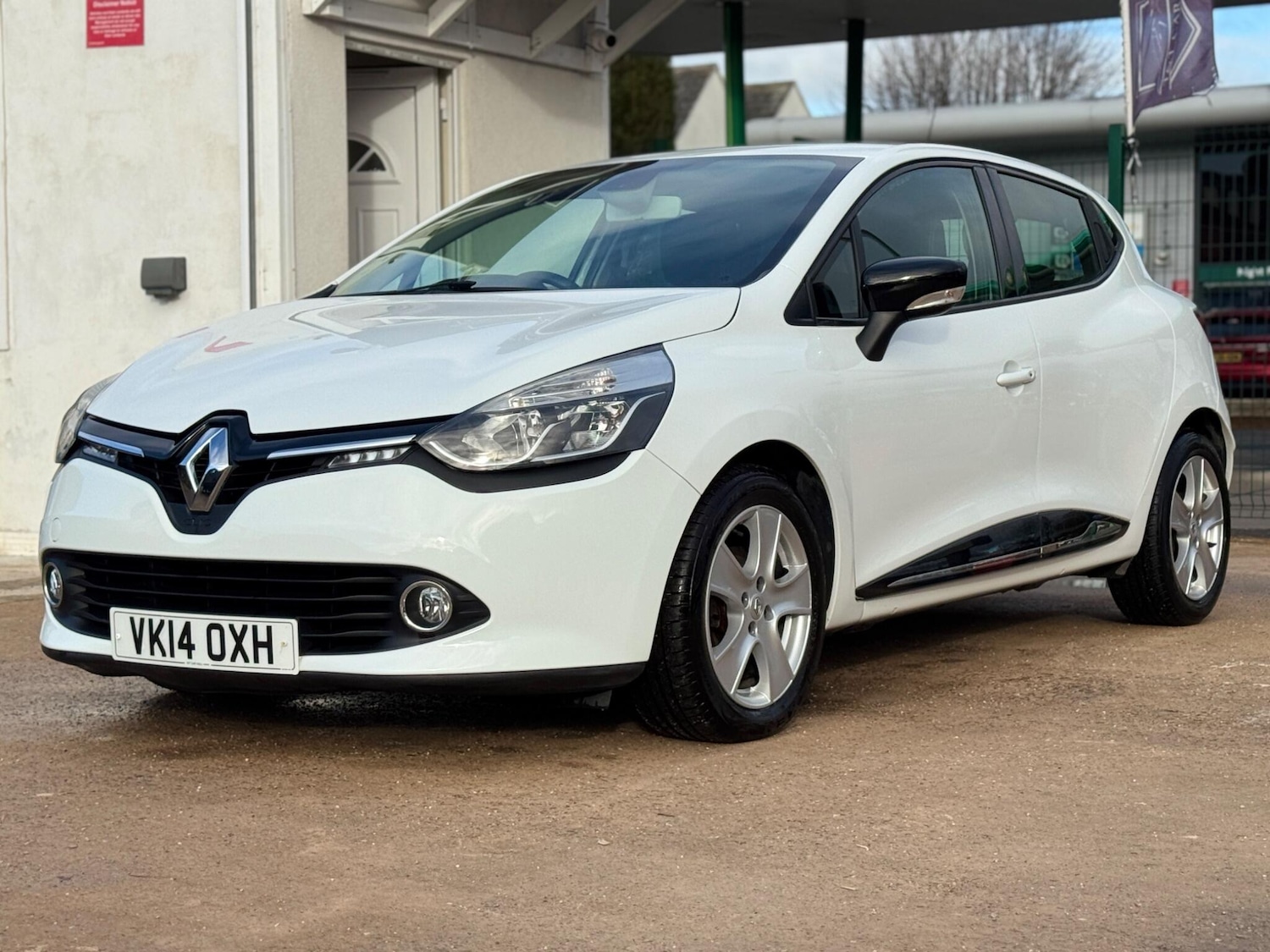 Used Renault Clio 2014 for sale - 76689296: Photo 12