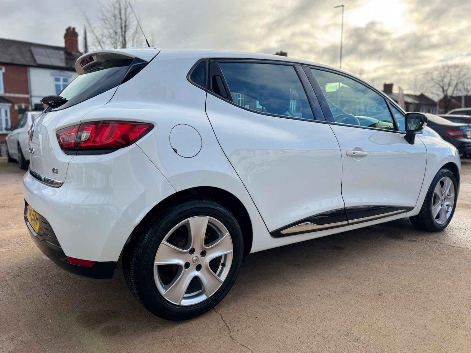 Used Renault Clio 2014 for sale - 76689296: Photo 15