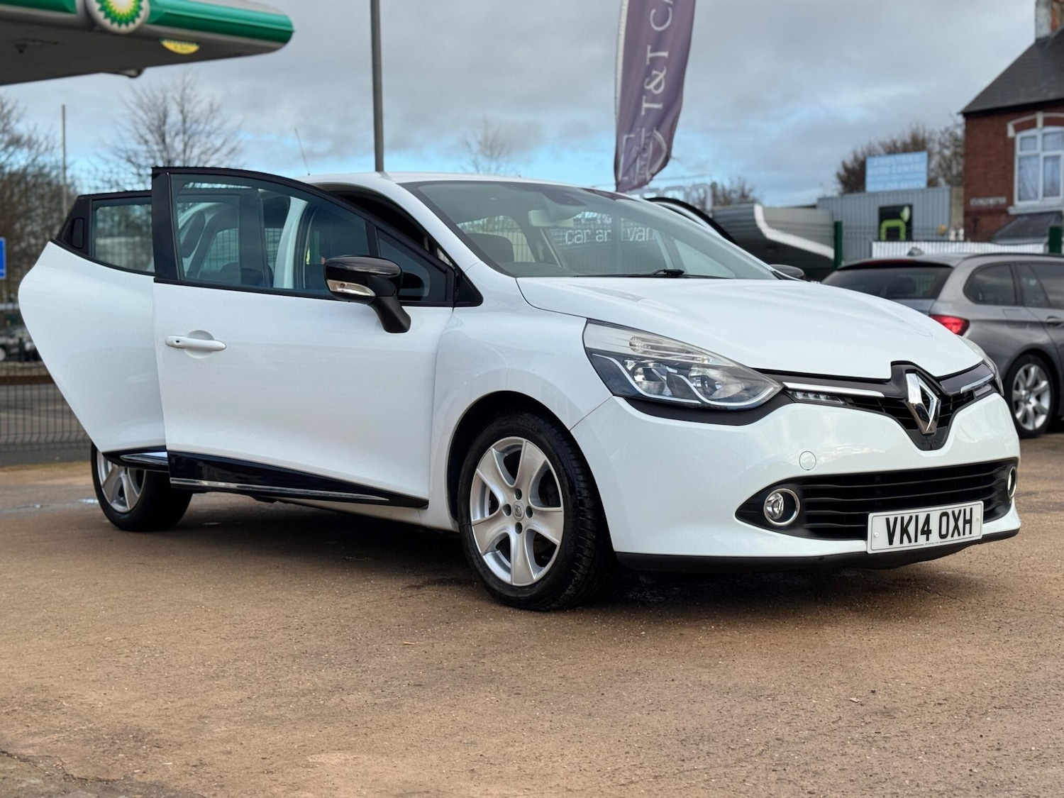 Used Renault Clio 2014 for sale - 76689296: Photo 26