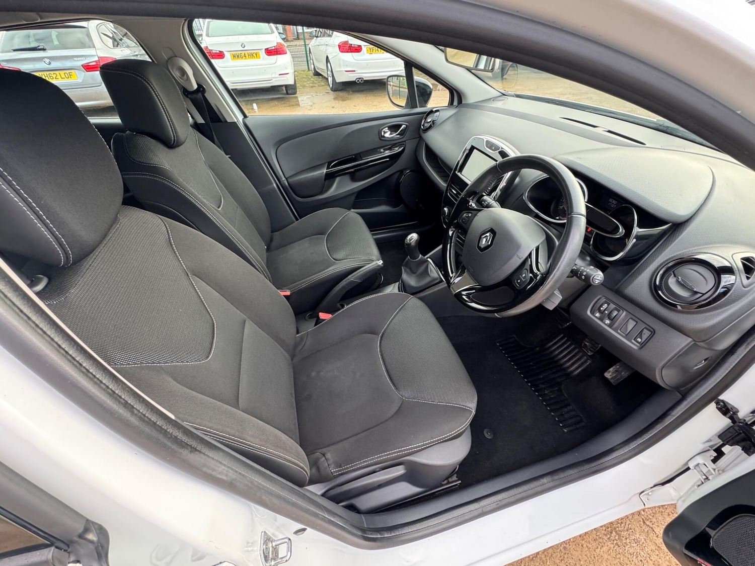 Used Renault Clio 2014 for sale - 76689296: Photo 28