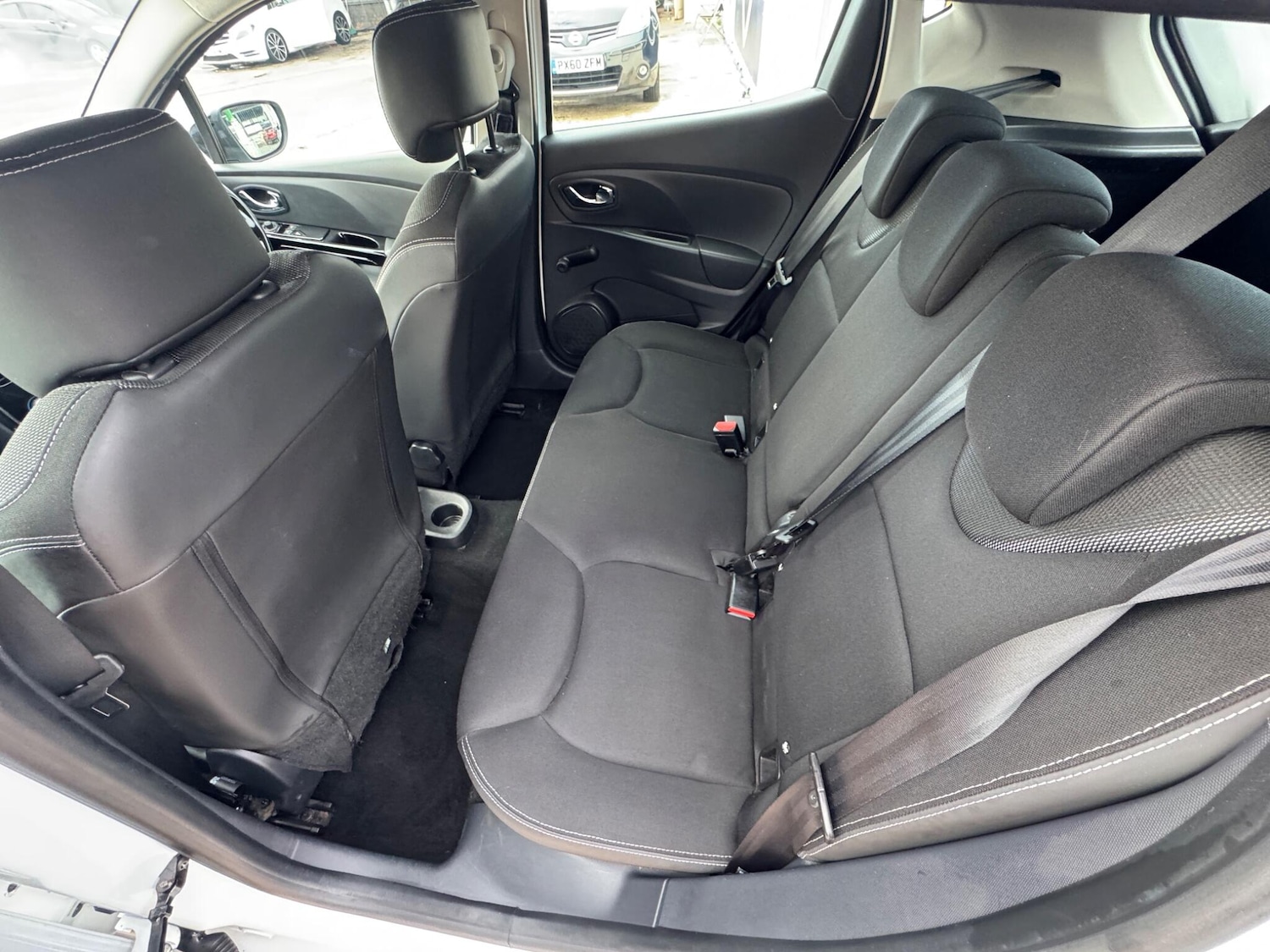 Used Renault Clio 2014 for sale - 76689296: Photo 32