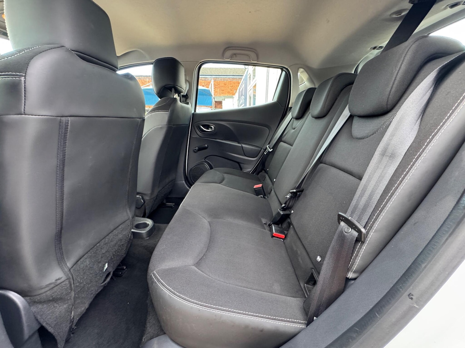 Used Renault Clio 2014 for sale - 76689296: Photo 33