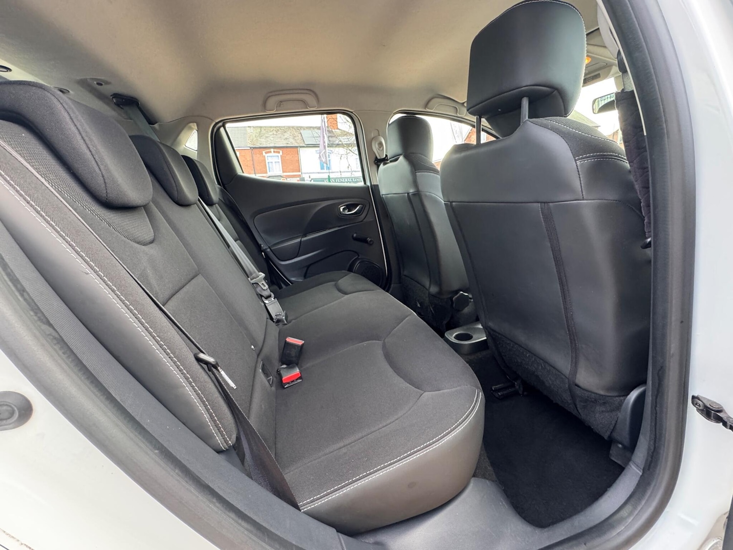 Used Renault Clio 2014 for sale - 76689296: Photo 34