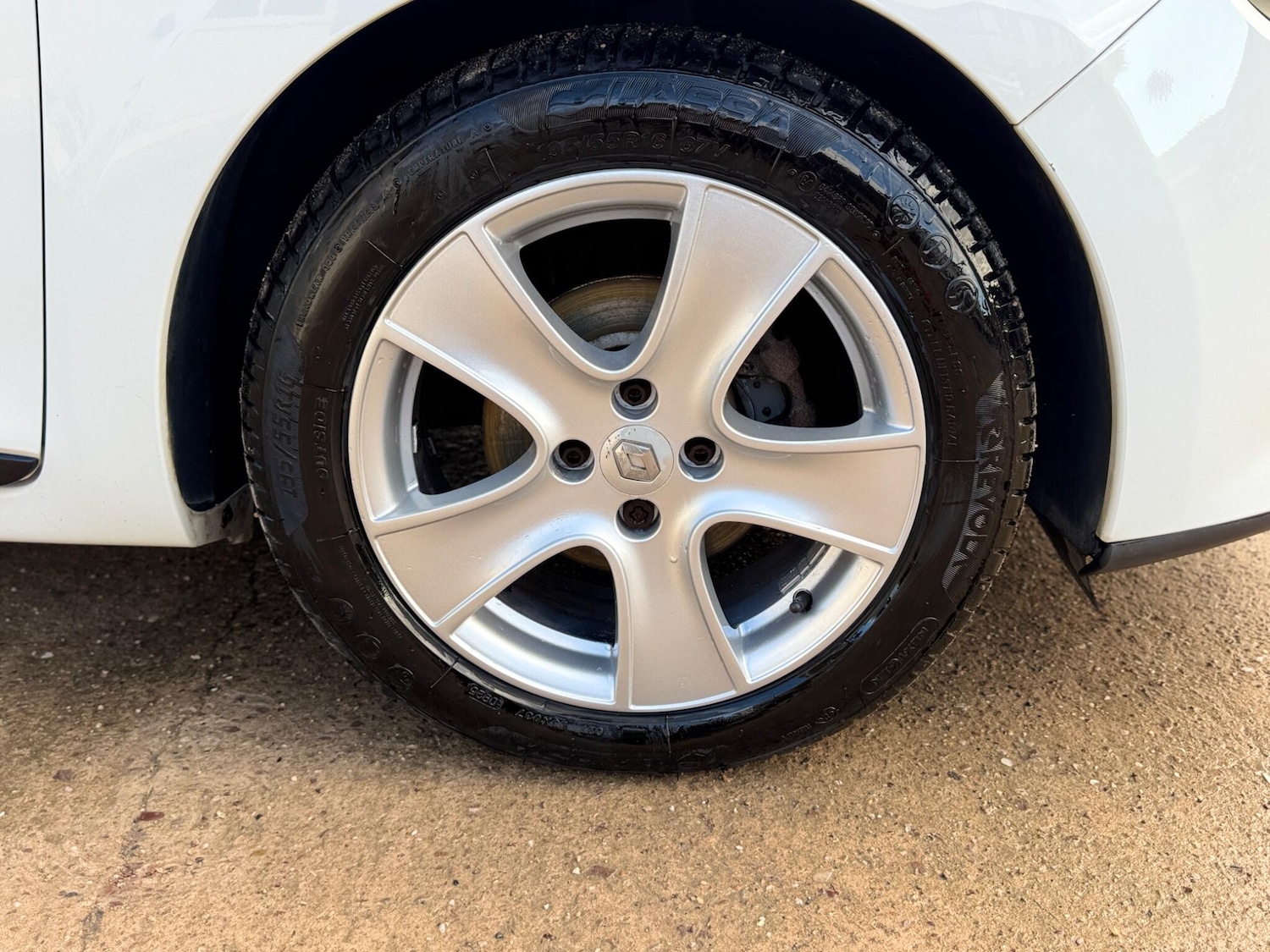 Used Renault Clio 2014 for sale - 76689296: Photo 49