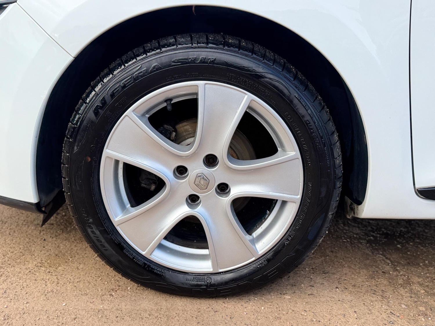 Used Renault Clio 2014 for sale - 76689296: Photo 50