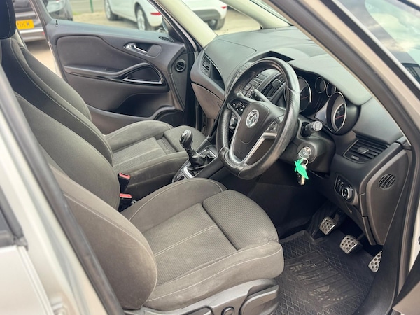 Used Vauxhall Zafira Tourer 2013 for sale - 75670866: Photo 43