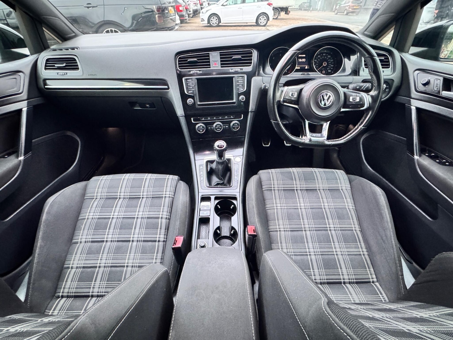 Used Volkswagen Golf 2015 for sale - 77970411: Photo 22