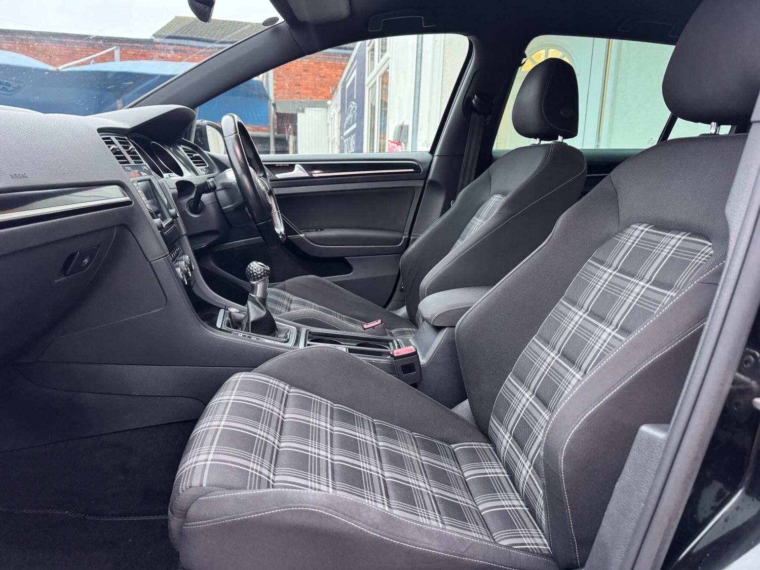 Used Volkswagen Golf 2015 for sale - 77970411: Photo 33