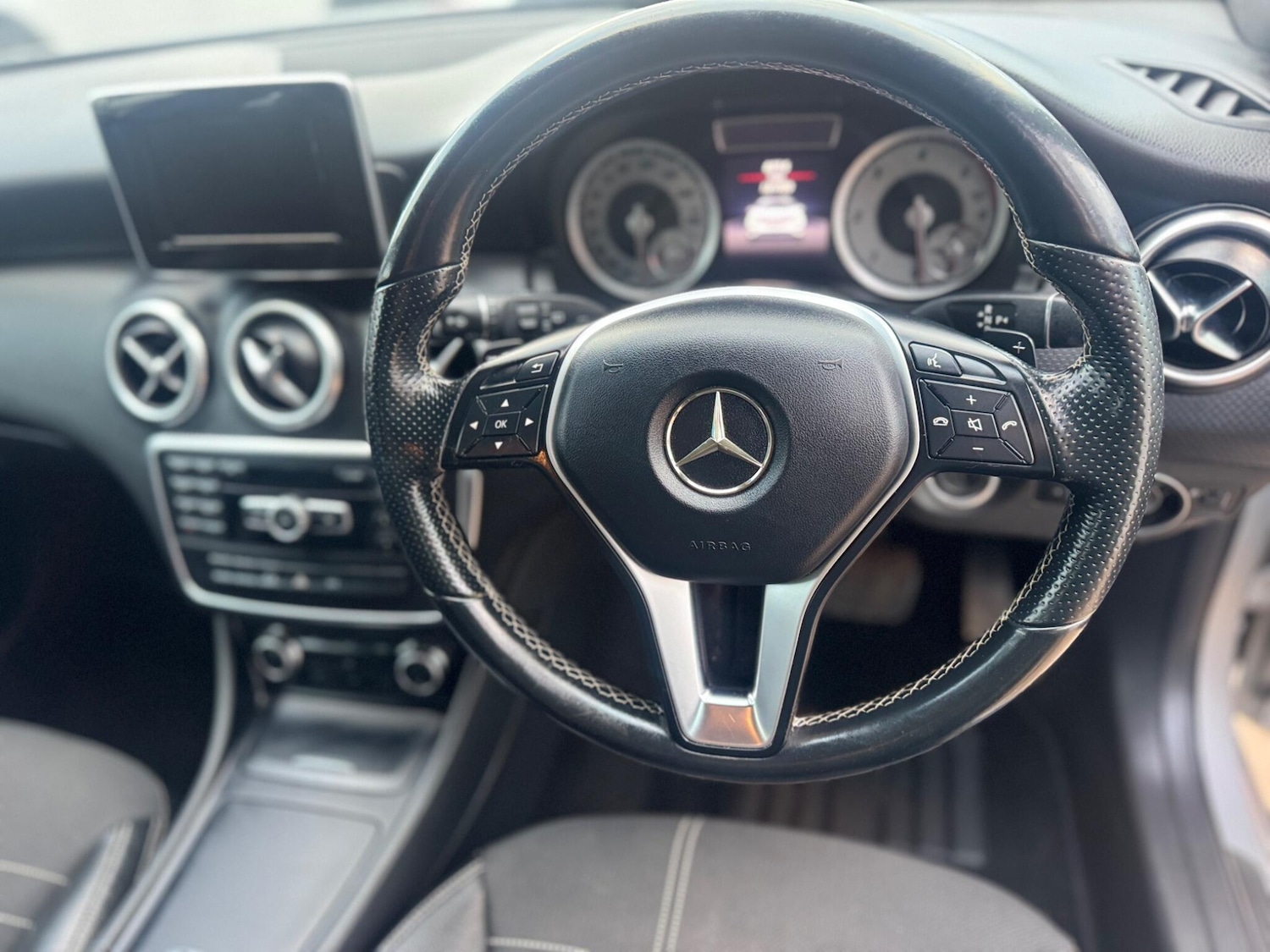Used Mercedes-Benz A-Class 2014 for sale - 77625509: Photo 4