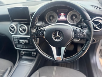 Used Mercedes-Benz A-Class 2014 for sale - 77625509: Photo