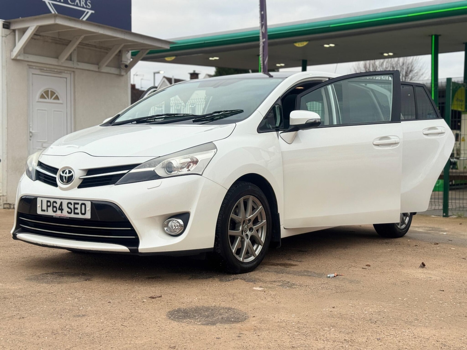 Used Toyota Verso 2015 for sale - 76597199: Photo 22