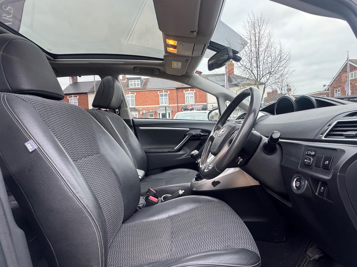 Used Toyota Verso 2015 for sale - 76597199: Photo 25