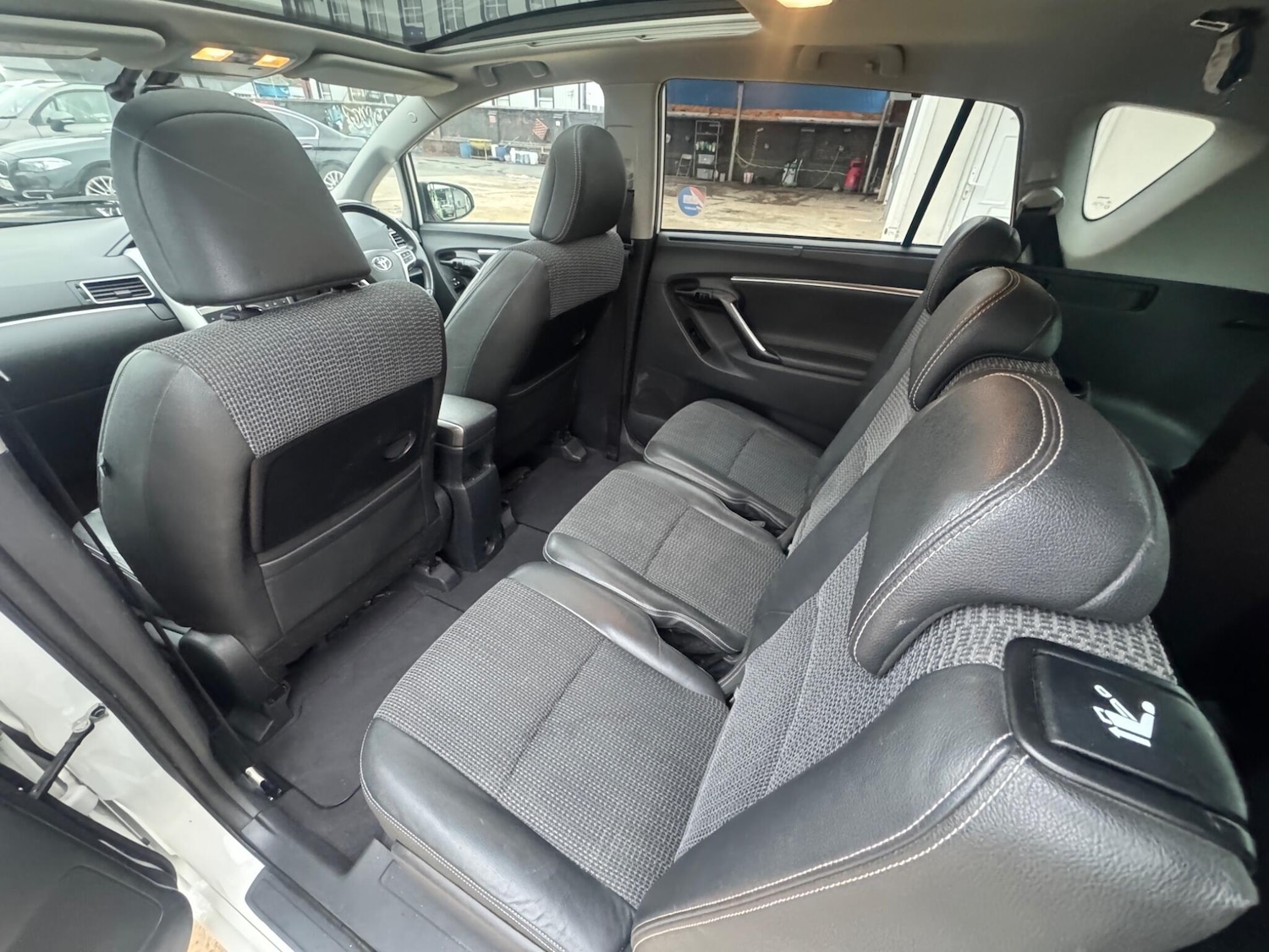 Used Toyota Verso 2015 for sale - 76597199: Photo 33